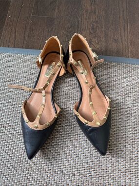 Halogen Black and Tan Studded T‑Strap Pointed Flats